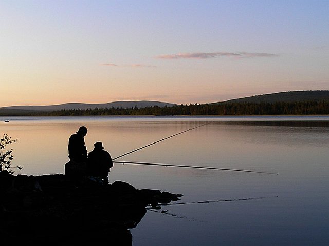 рыбалка у озера